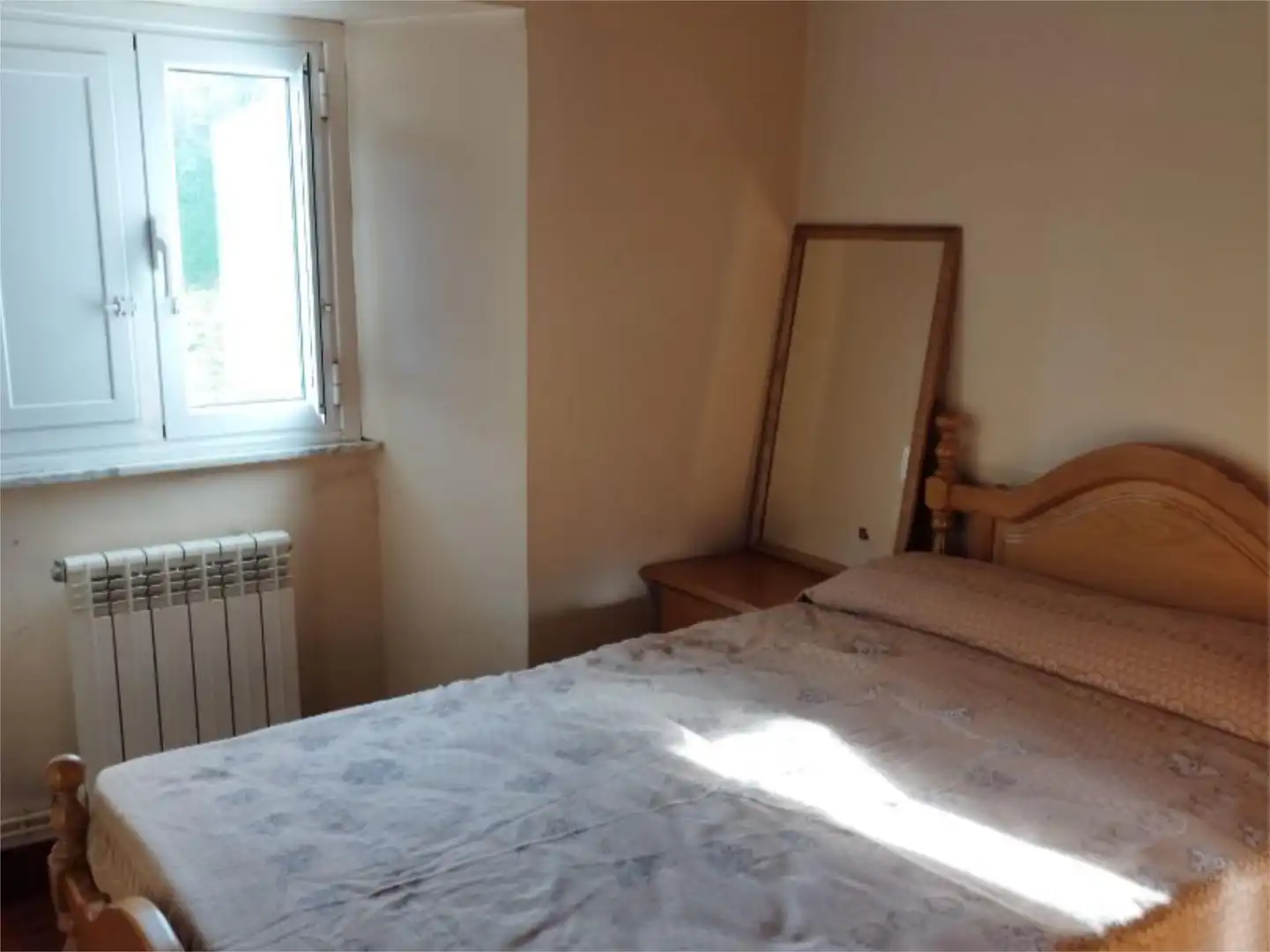 Piso en venta en Calle de Goyos, 2, A Pontenova Habitación de Piso en venta en A Pontenova con Calefacción, Trastero y Amueblado