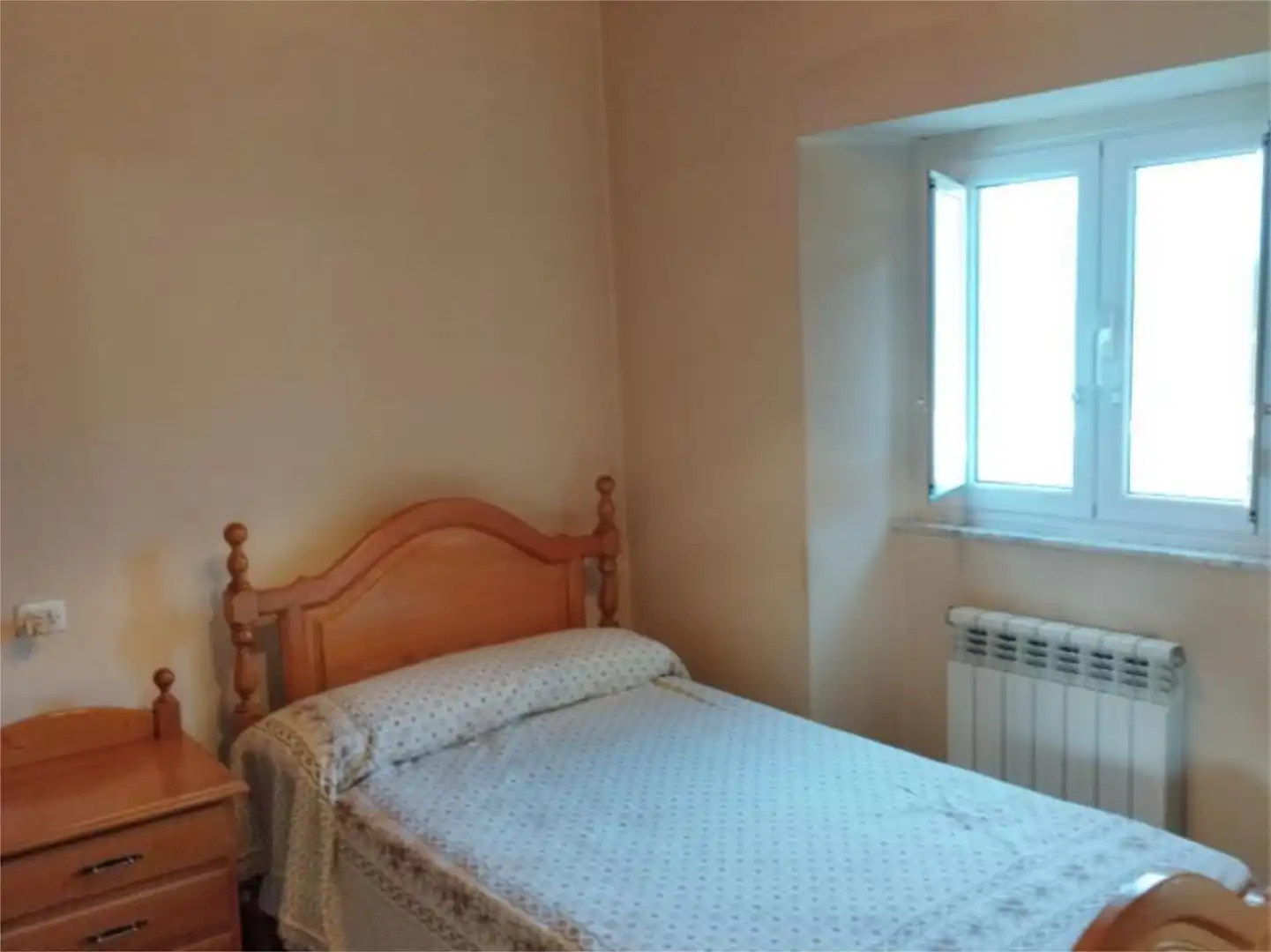 Piso en venta en Calle de Goyos, 2, A Pontenova Habitación de Piso en venta en A Pontenova con Calefacción, Trastero y Amueblado