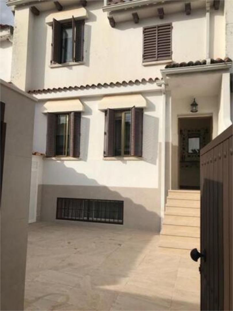 Casa adosada de alquiler en Cáceres Capital Casa adosada de alquiler en Cáceres Capital