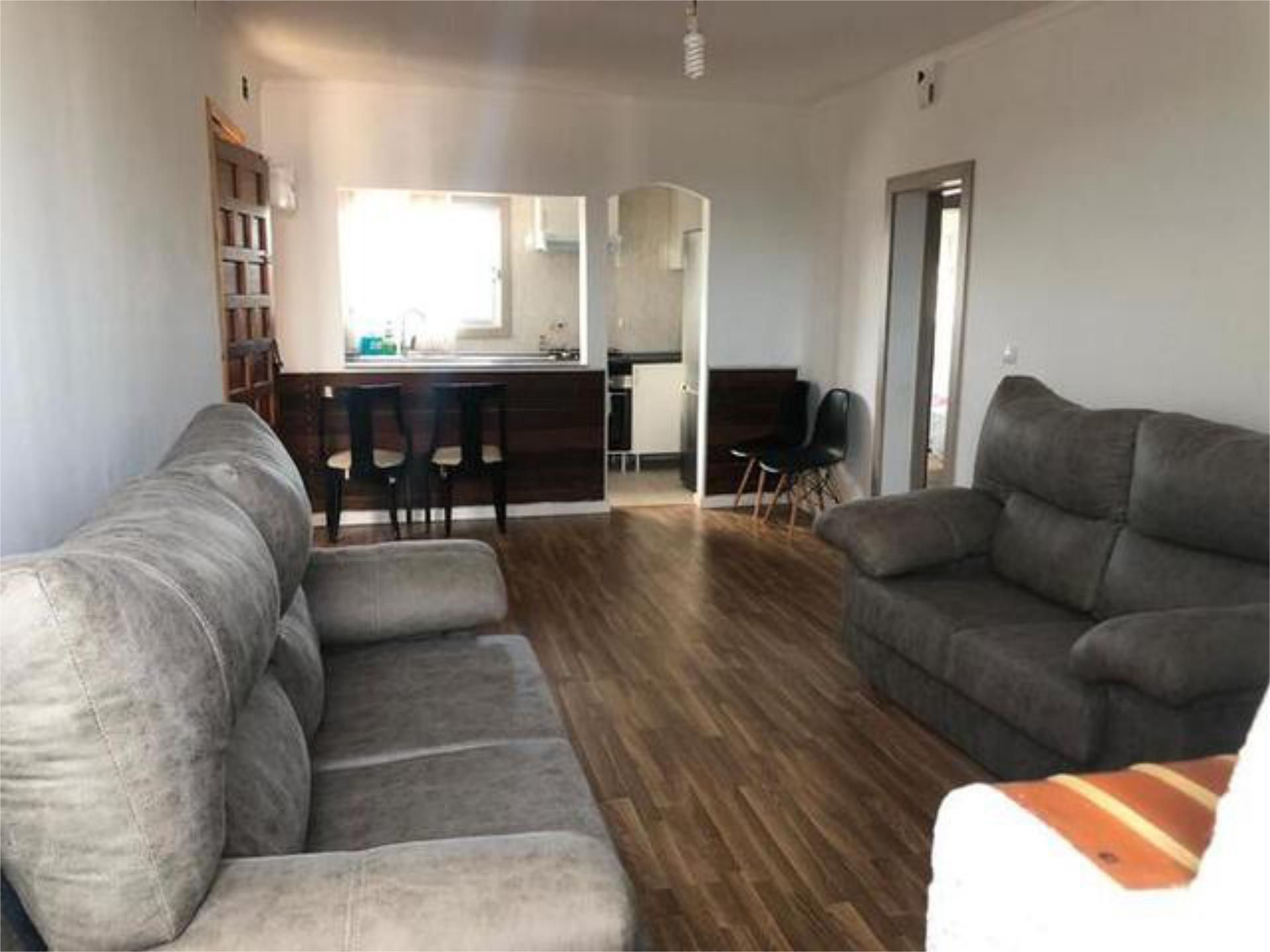 Casa adosada en venda a Montserrat Sala d'estar de Casa adosada en venda en Montserrat amb Jardí privat, Terrassa i Traster