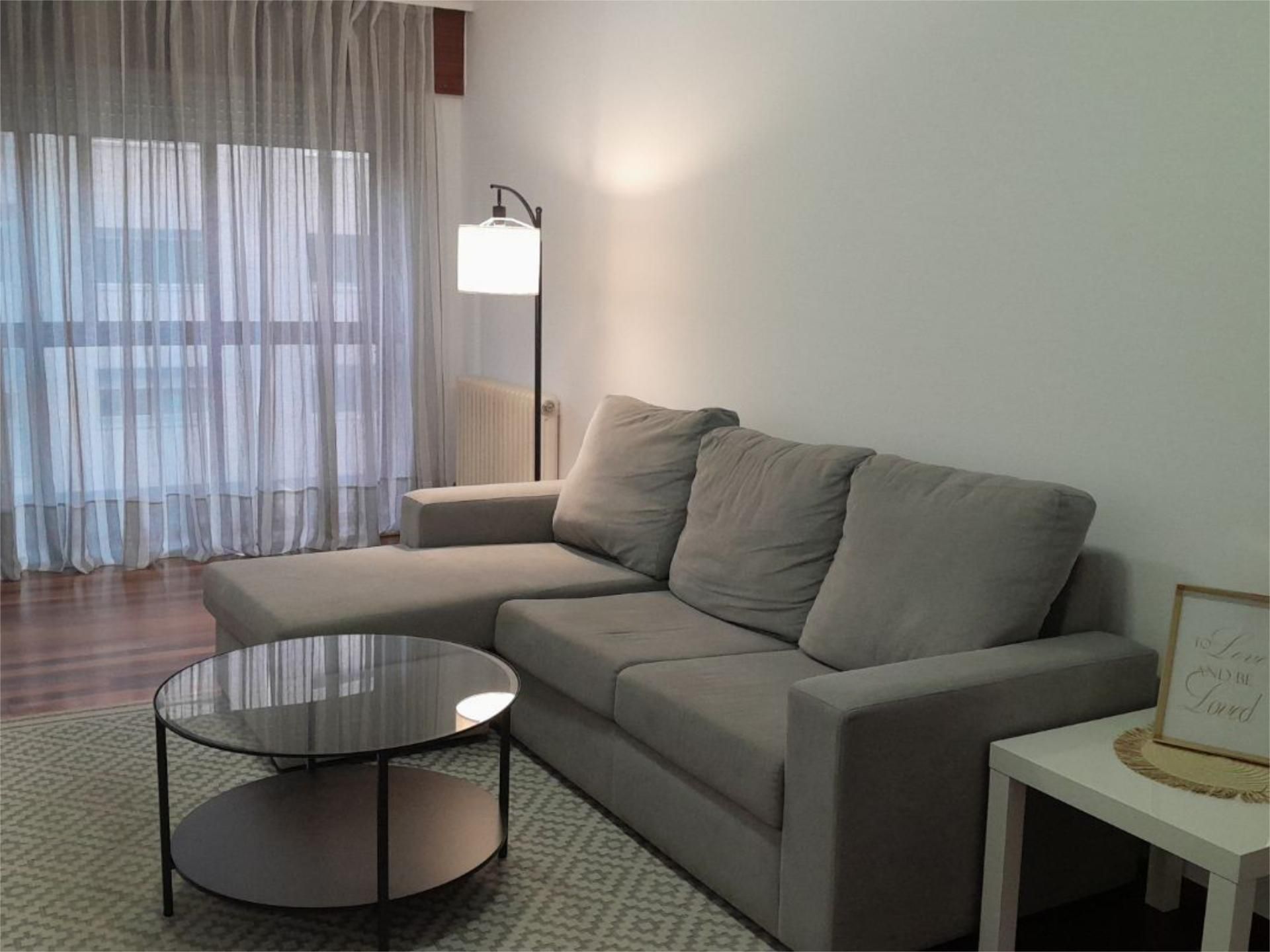 Sala d'estar de Pis de lloguer en Ames amb Calefacció, Traster i Moblat