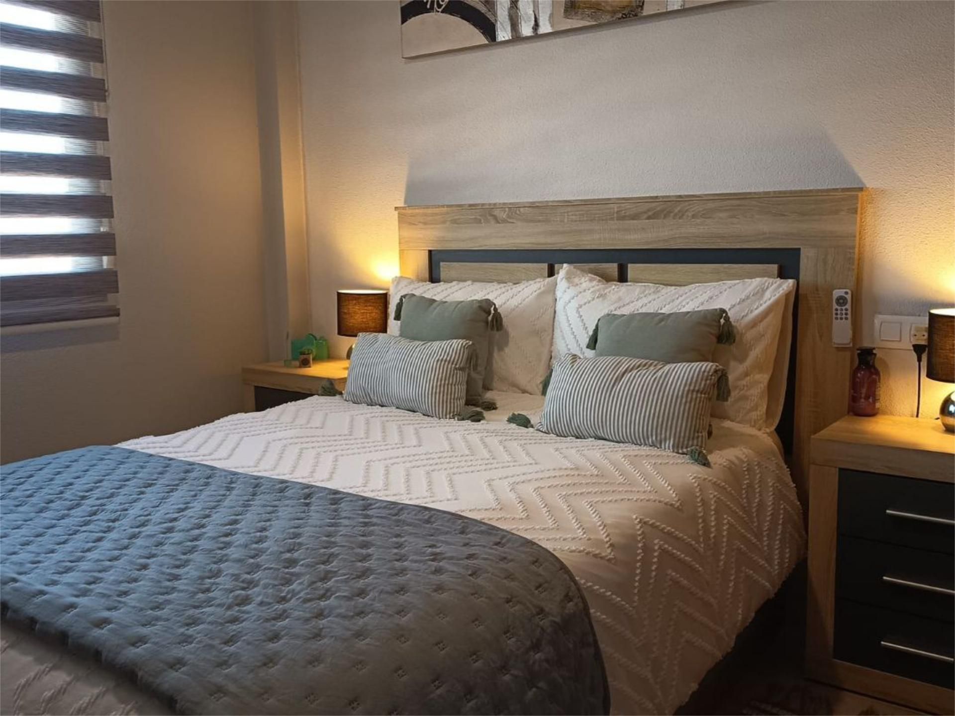 Pis en venda a Calle Fuerteventura, 3, Aguas Nuevas Dormitori de Pis en venda en Torrevieja amb Aire condicionat, Terrassa i Piscina