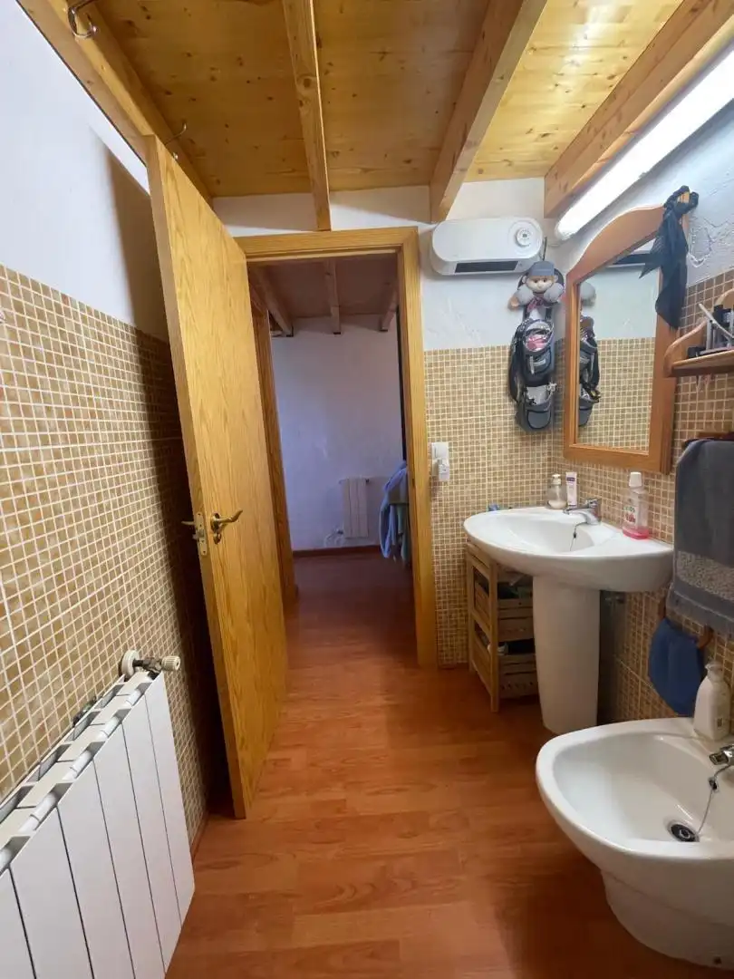 Casa o xalet en venda a Plaza del Ayuntamiento, 4, San Agustín Bany de Casa o xalet en venda en San Agustín amb Calefacció, Parquet i Piscina