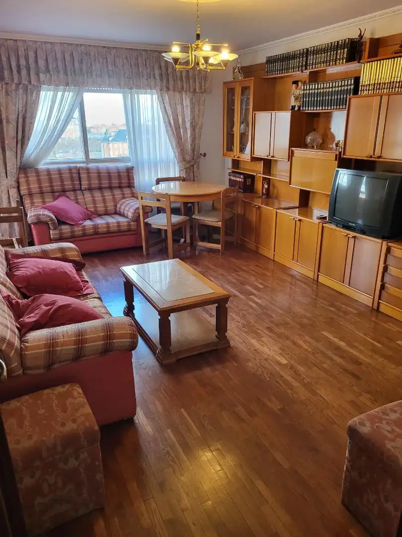 Wohnzimmer von Dachboden zum Verkauf in Valladolid mit Heizung, Parkett und Terrasse