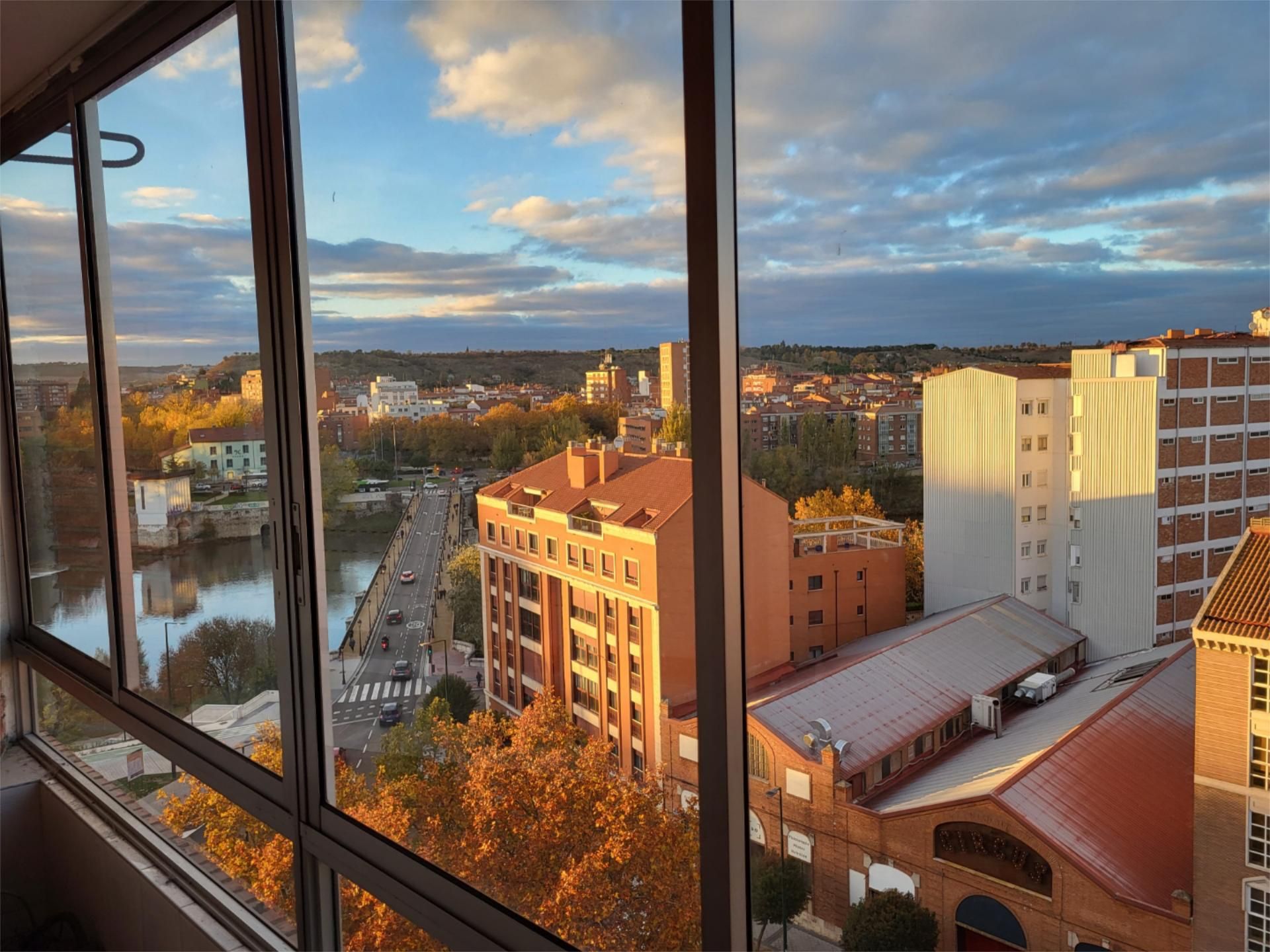 Vista exterior de Ático en venta en Valladolid Capital con Terraza