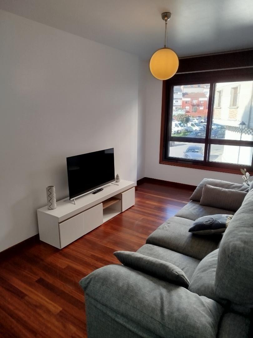 Living room of Flat to rent in Ribeira  with Heating, Parquet flooring and Furnished
