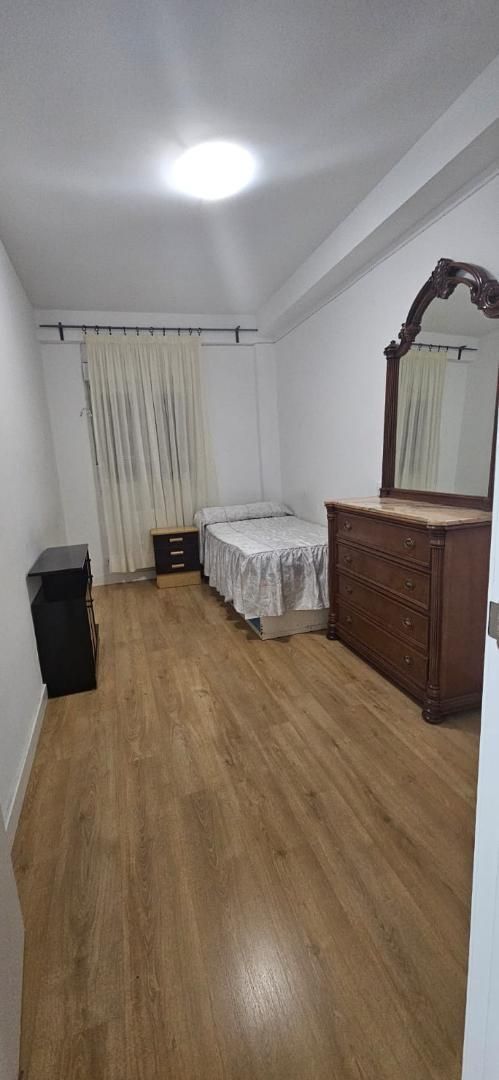 Flat to share in Calle de Antonio Machado, 11, Centro Bedroom of Flat to share in Alcobendas with Parquet flooring, Terrace and Furnished