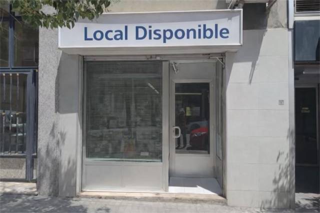 Local comercial en Venta en Calle de la Batalla de Lepanto, 15 en Las Fuentes