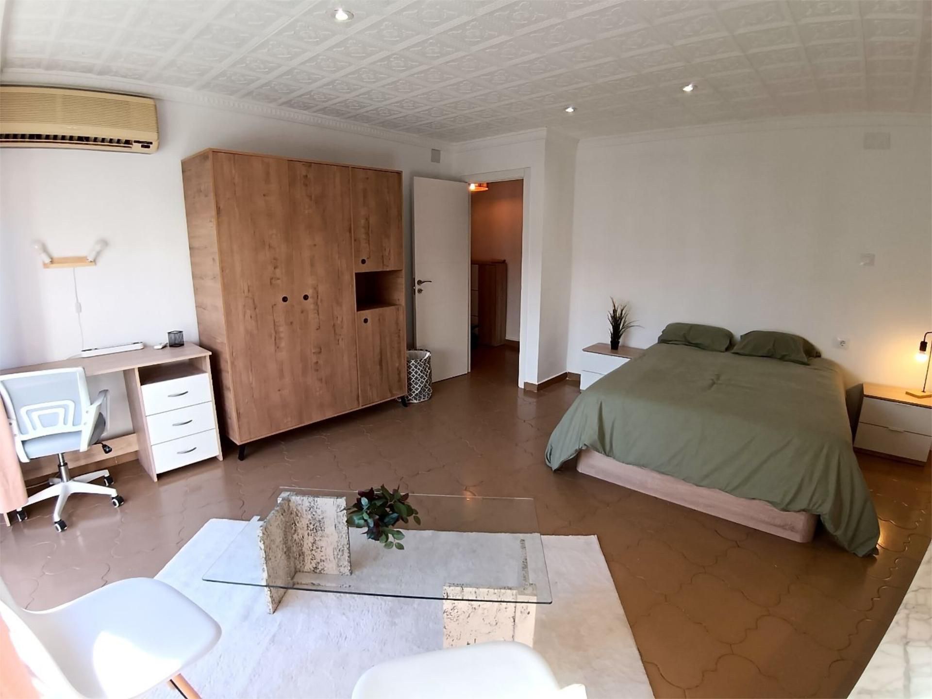 Dormitori de Pis per a compartir en Moncada amb Aire condicionat, Calefacció i Terrassa