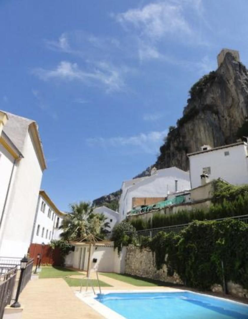 Vista exterior de Apartamento de alquiler en La Iruela con Aire acondicionado, Jardín privado y Terraza