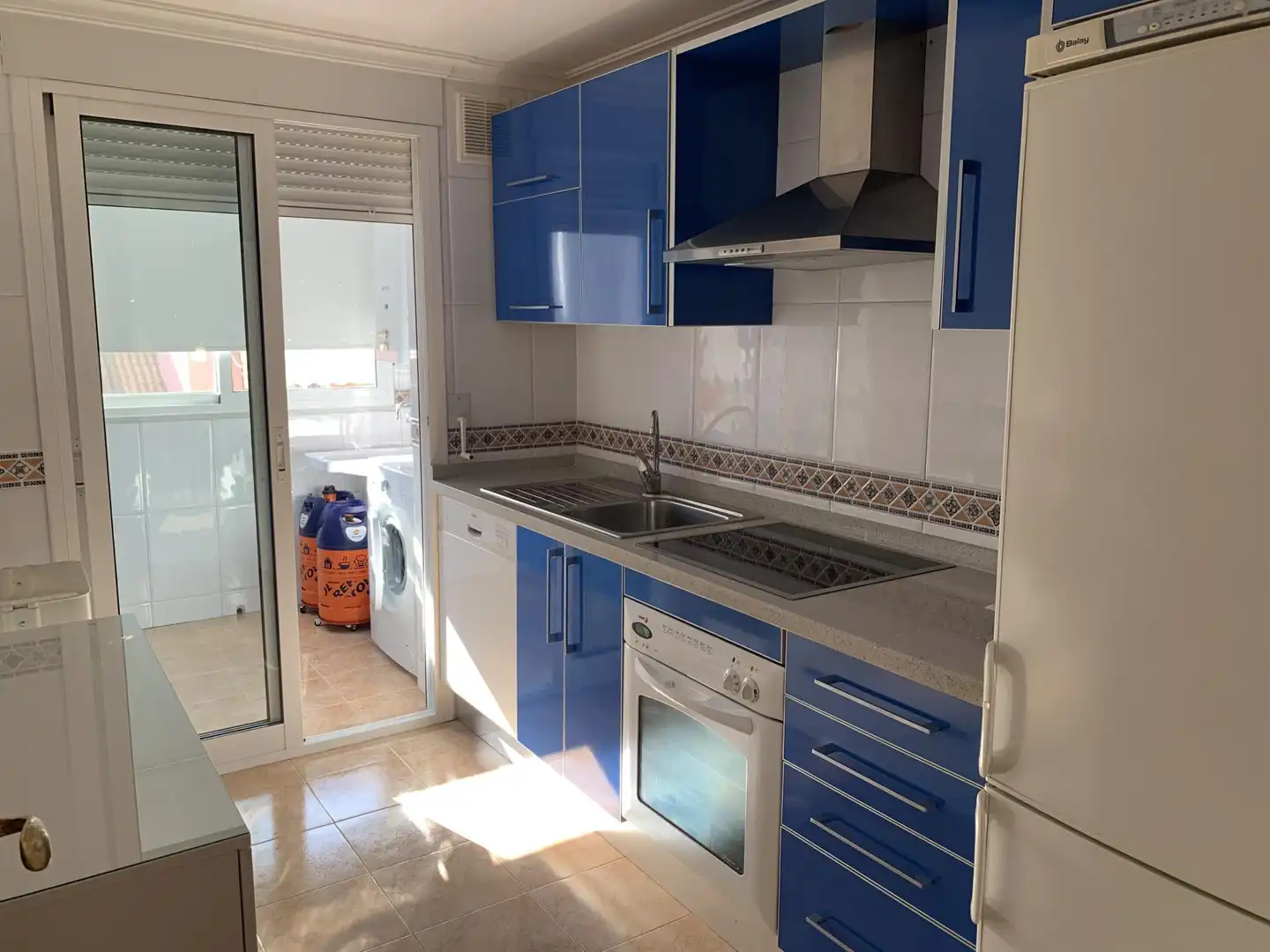 Flat for rent in Pasaje Briales, 1, La Trinidad Kitchen of Flat for rent in Málaga with Air Conditioner, Heating and Furnished