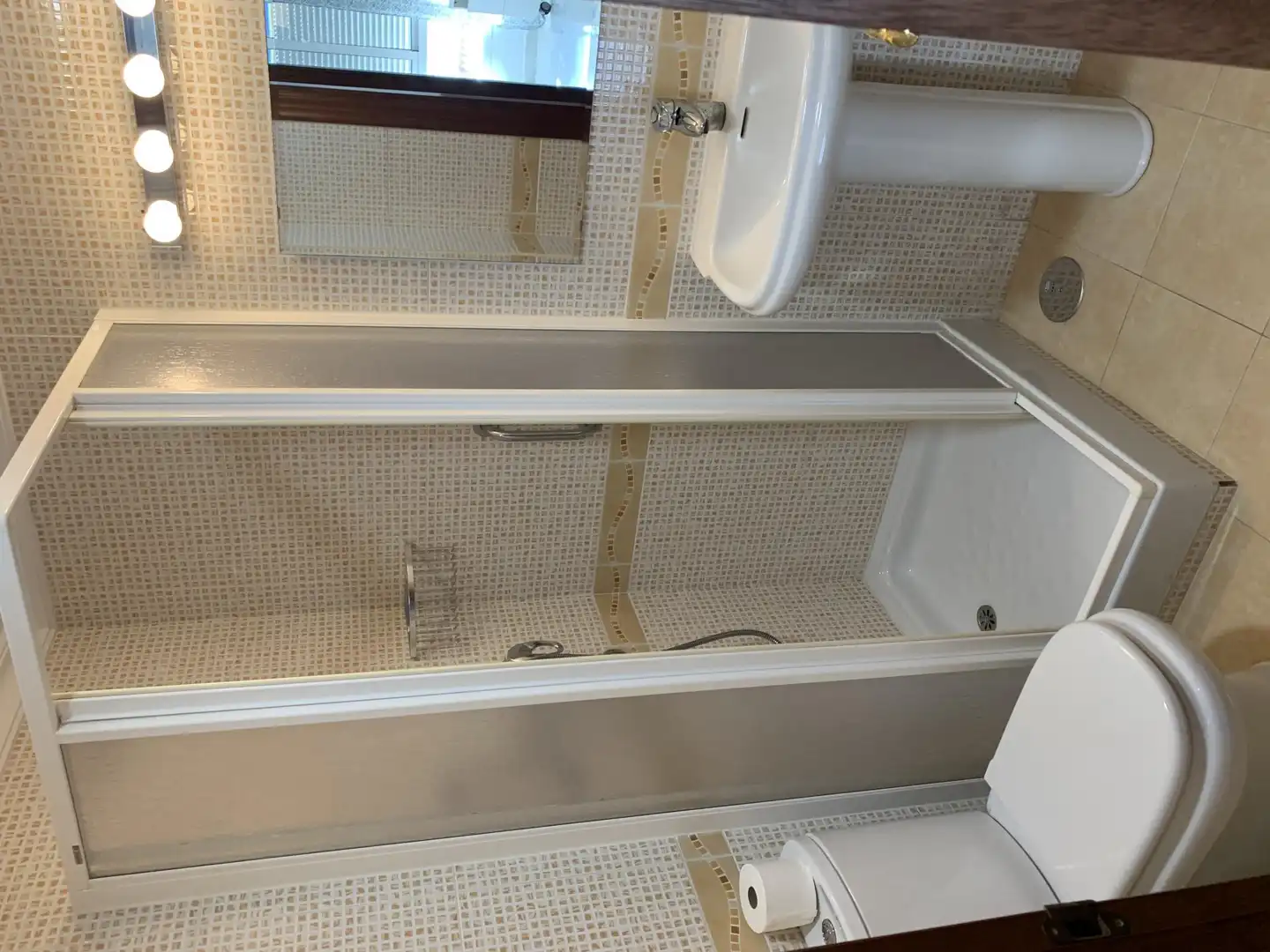 Flat for rent in Pasaje Briales, 1, La Trinidad Bathroom of Flat for rent in Málaga with Air Conditioner, Heating and Furnished