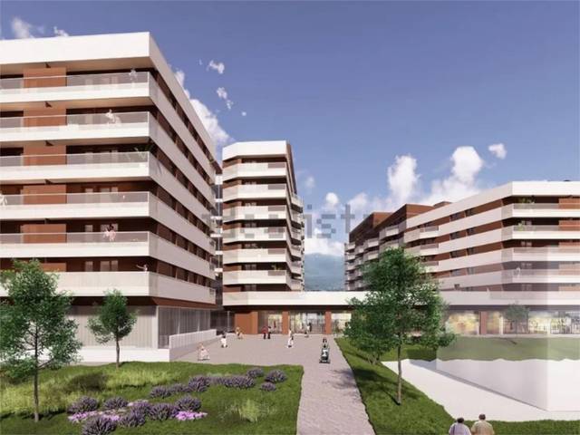 Piso en Venta en Calle CARGUERAS, 23 en San Pedro de Deusto - La Ribera