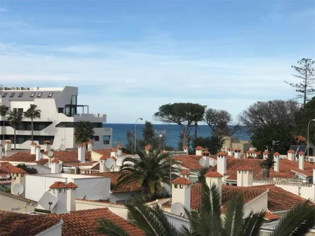 Piso en Venta en Carrer de la Llagosta, 4 en Les Bassetes - El Marjal