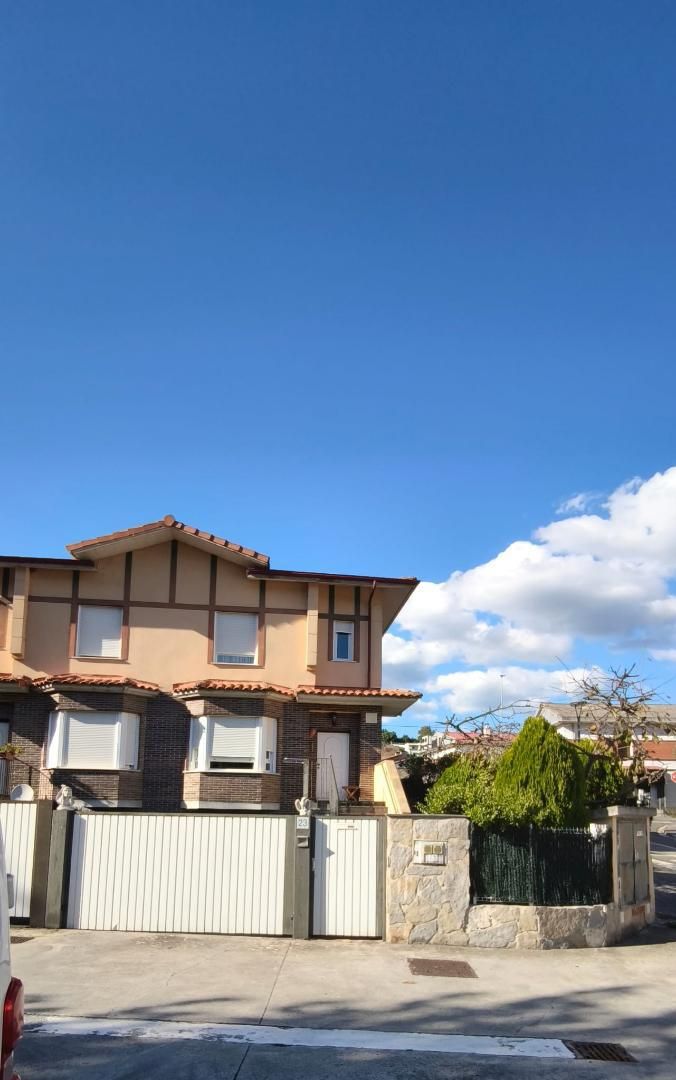 Vista exterior de Casa o xalet en venda en Artziniega amb Calefacció, Jardí privat i Parquet