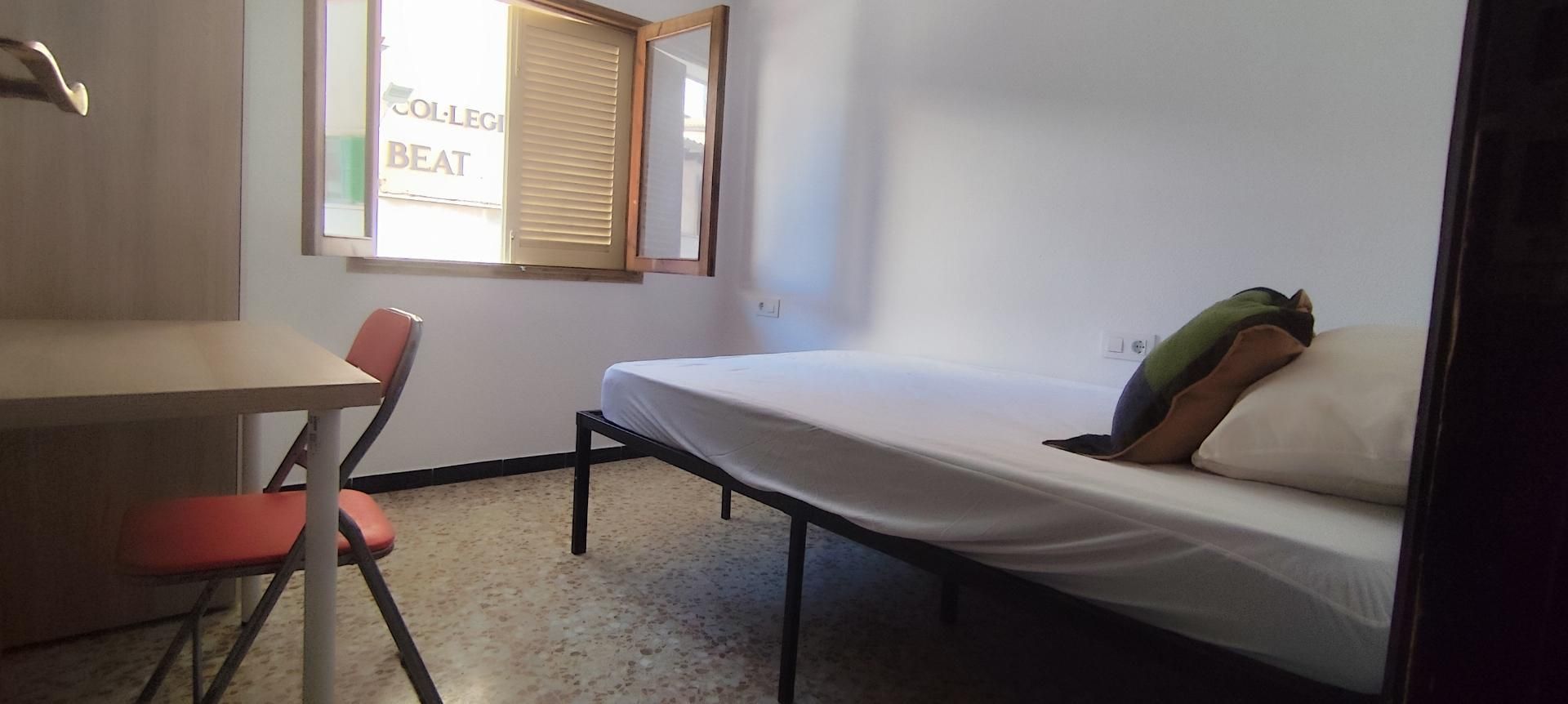 Bedroom of Flat to share in Inca