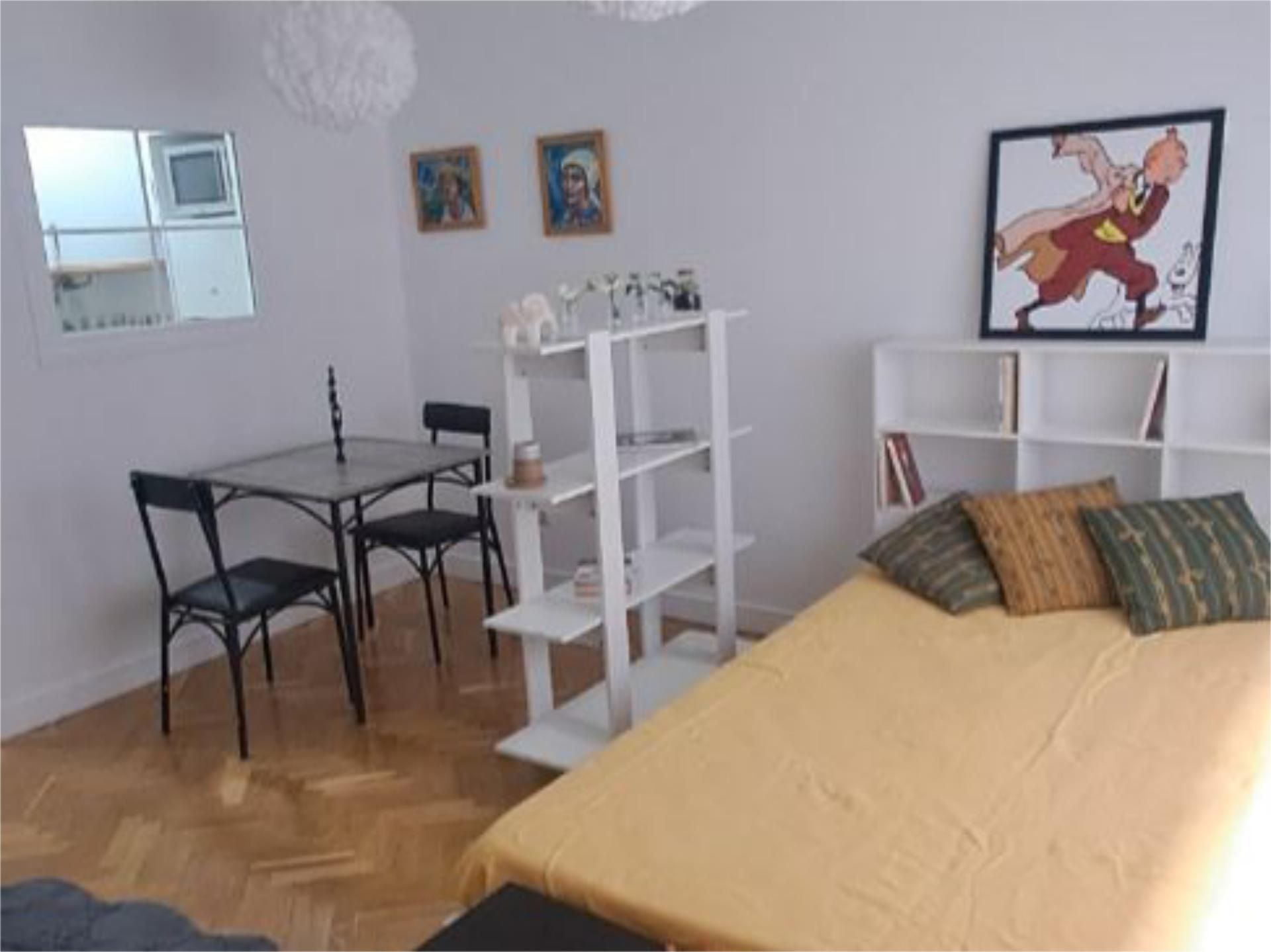 Study to rent in Puerta del Ángel