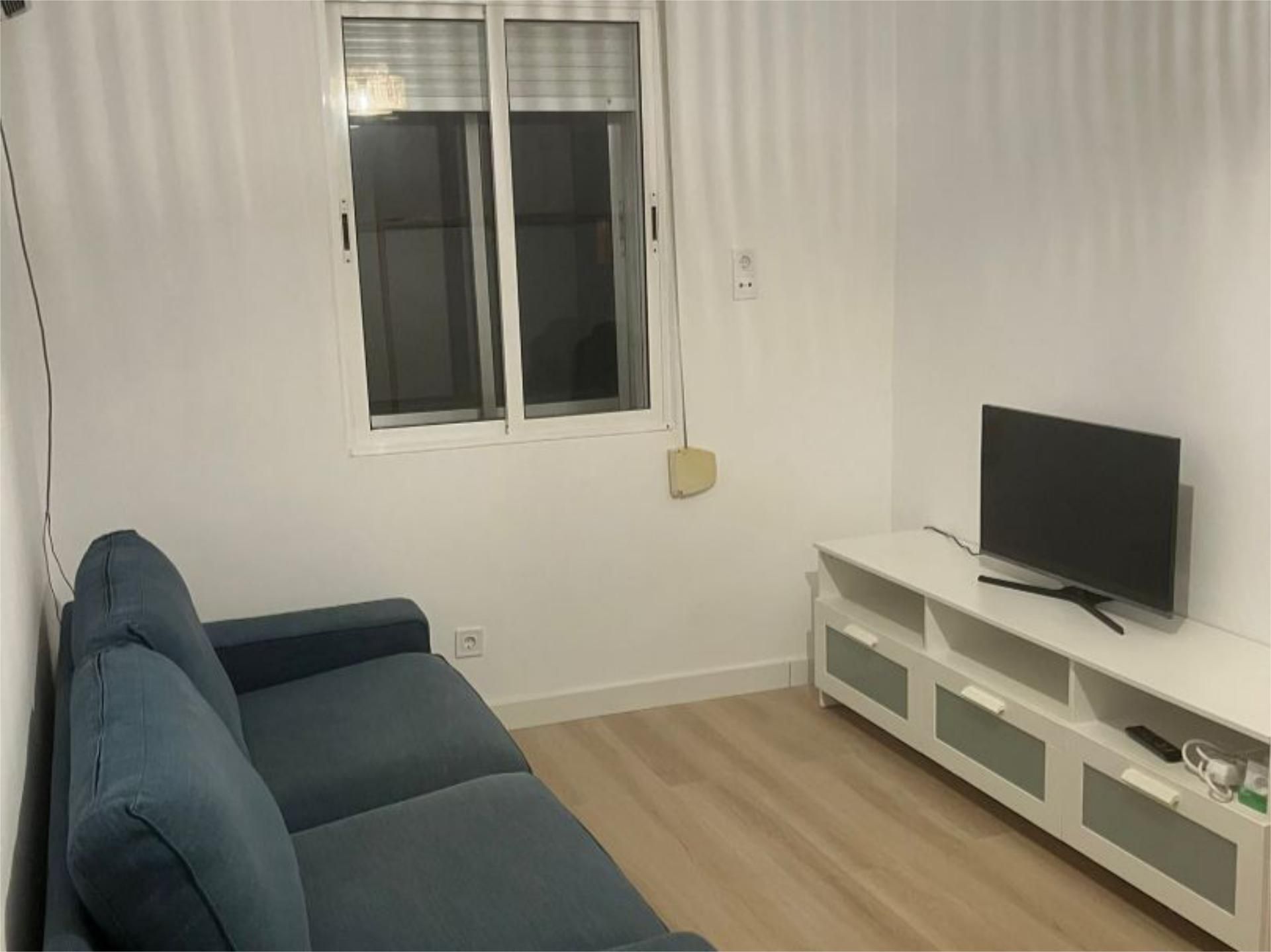 Study to rent in Calle de Juan Mambrilla, 9, Centro Living room of Study to rent in Valladolid Capital with Parquet flooring and Furnished