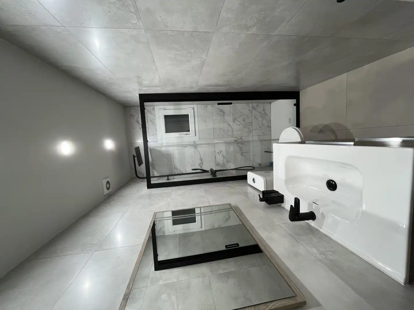 Flat for sale in Carrer de Santiago Rusiñol, 39, Singuerlín Bathroom of Flat for sale in Santa Coloma de Gramenet with Air Conditioner