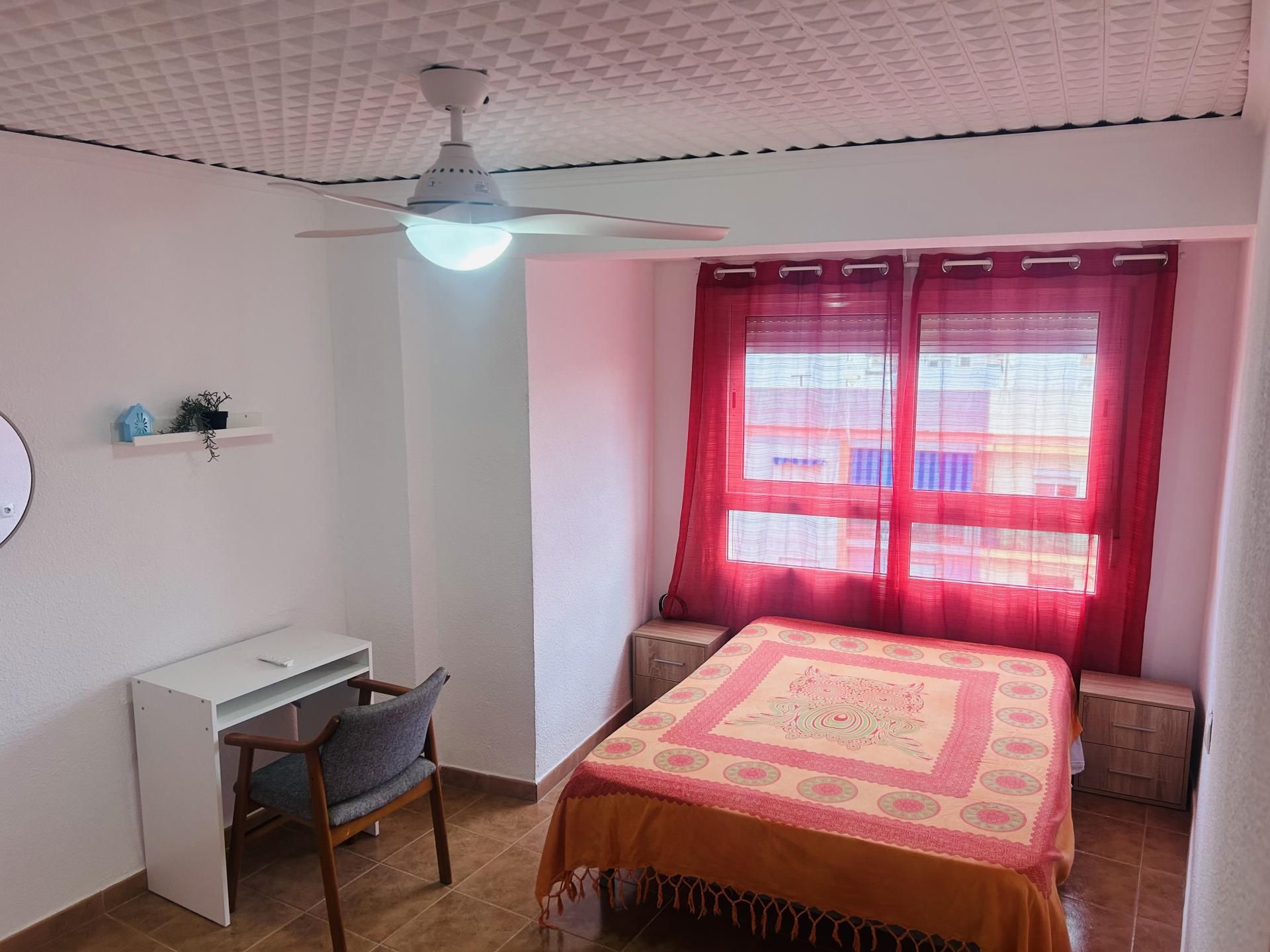 Bedroom of Flat to share in Sagunto / Sagunt  with Heating, Furnished and Balcony