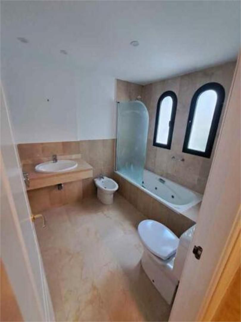 Bany de Casa o xalet en venda en Manilva