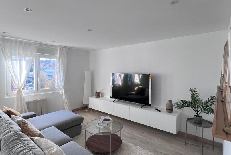 Flat to rent in Calle Fernando Alonso Díaz, 35, Santo Domingo - El Campillín, Oviedo - image 1 Photo 1 of Flat to rent in Calle Fernando Alonso Díaz, 35, Santo Domingo - El Campillín, Oviedo