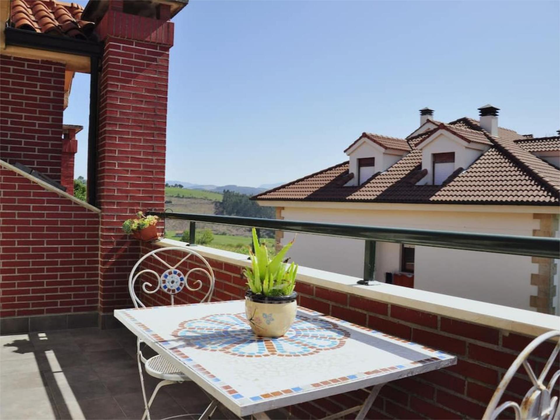 Terraza de Ático de alquiler en Meruelo con Terraza, Piscina y Balcón