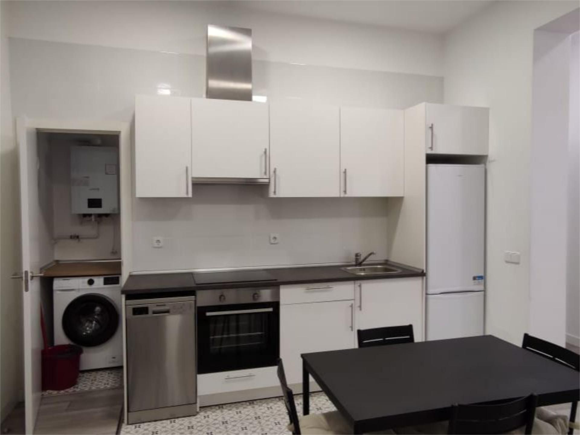 Cocina de Piso de alquiler en  Madrid Capital