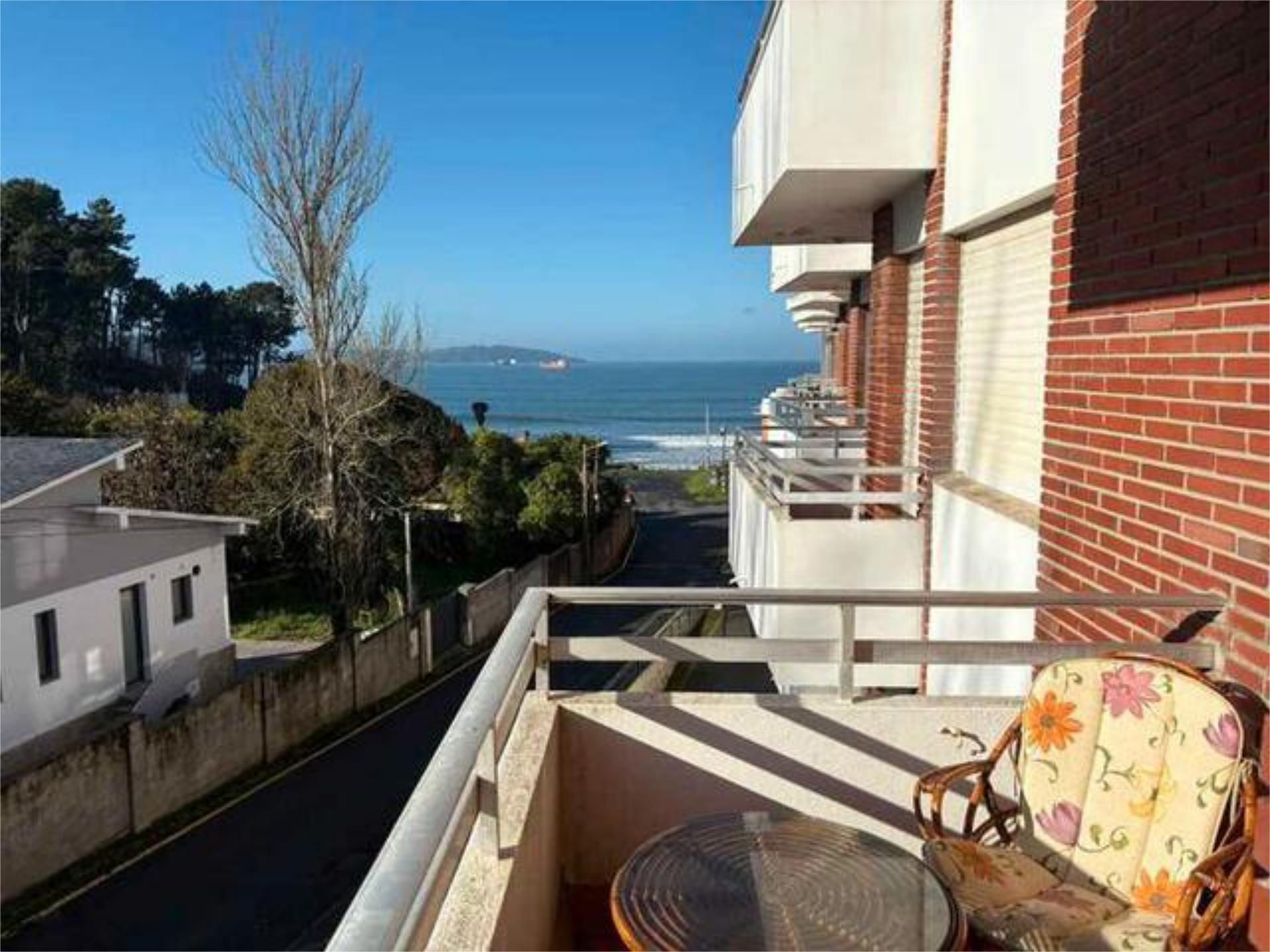 Vista exterior de Apartamento en venta en Pontedeume con Jardín privado, Terraza y Amueblado