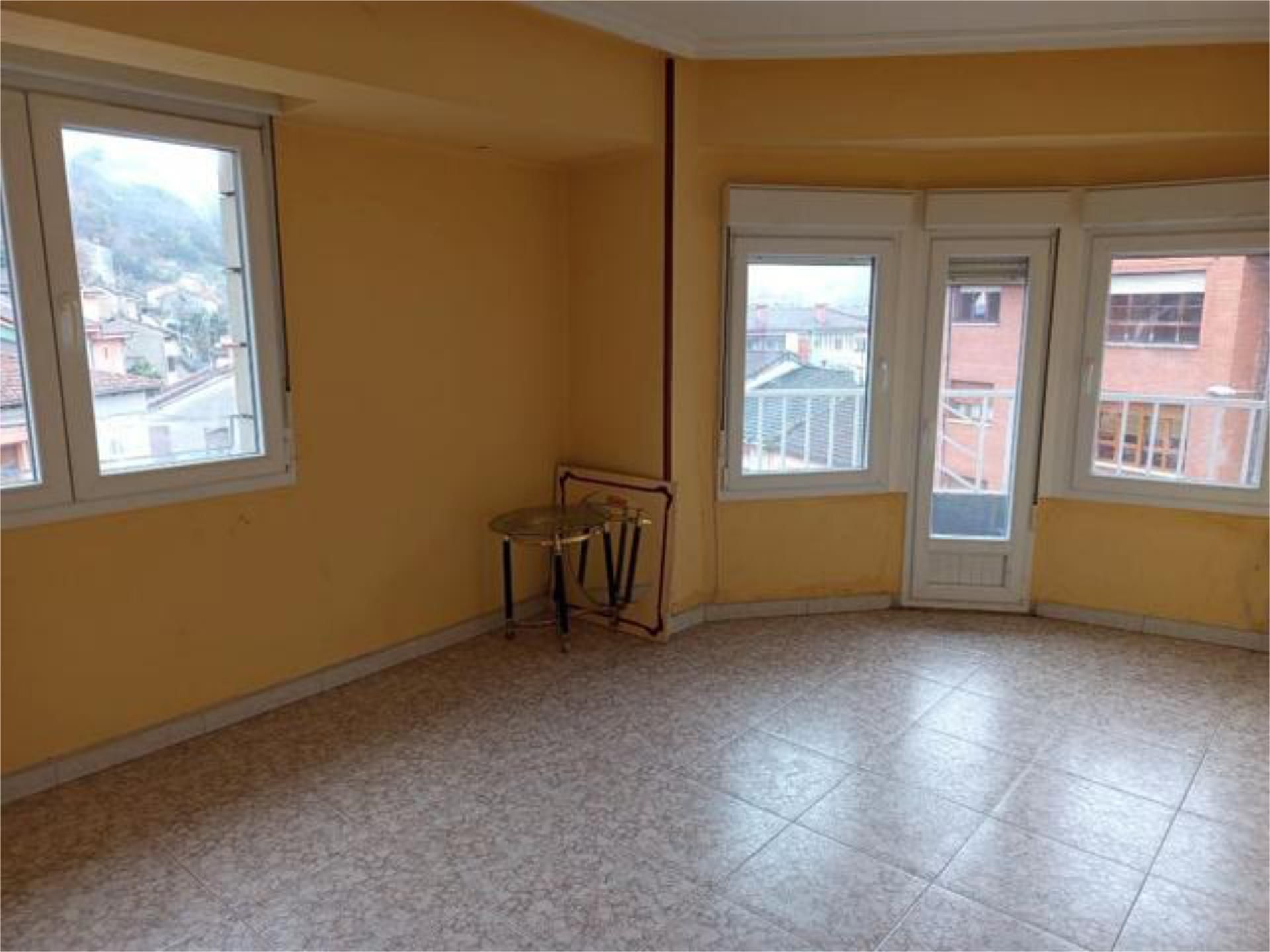 Dormitori de Pis en venda en Laviana amb Terrassa i Traster