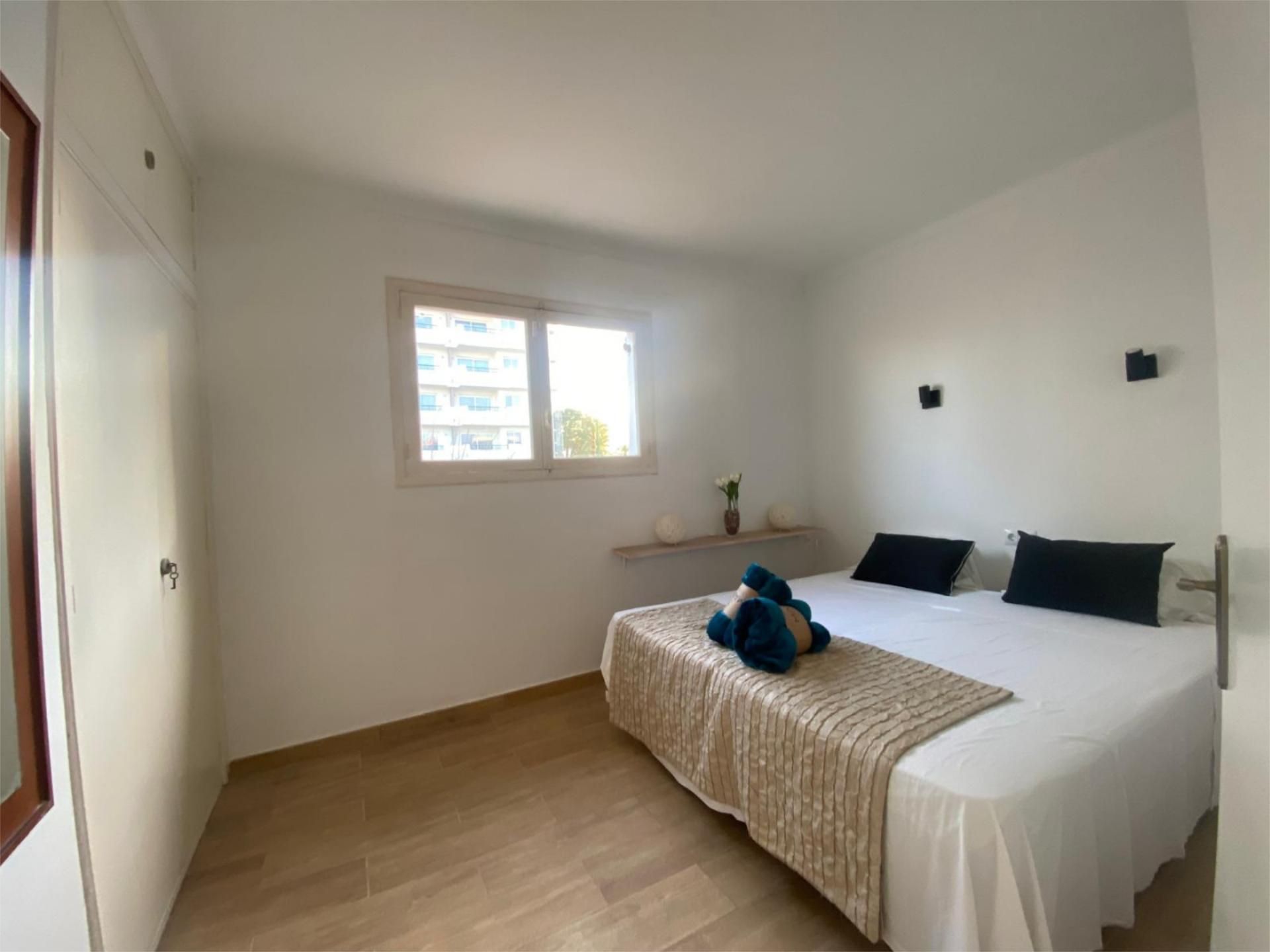 Dormitori de Pis de lloguer en Alcúdia amb Aire condicionat, Terrassa i Moblat