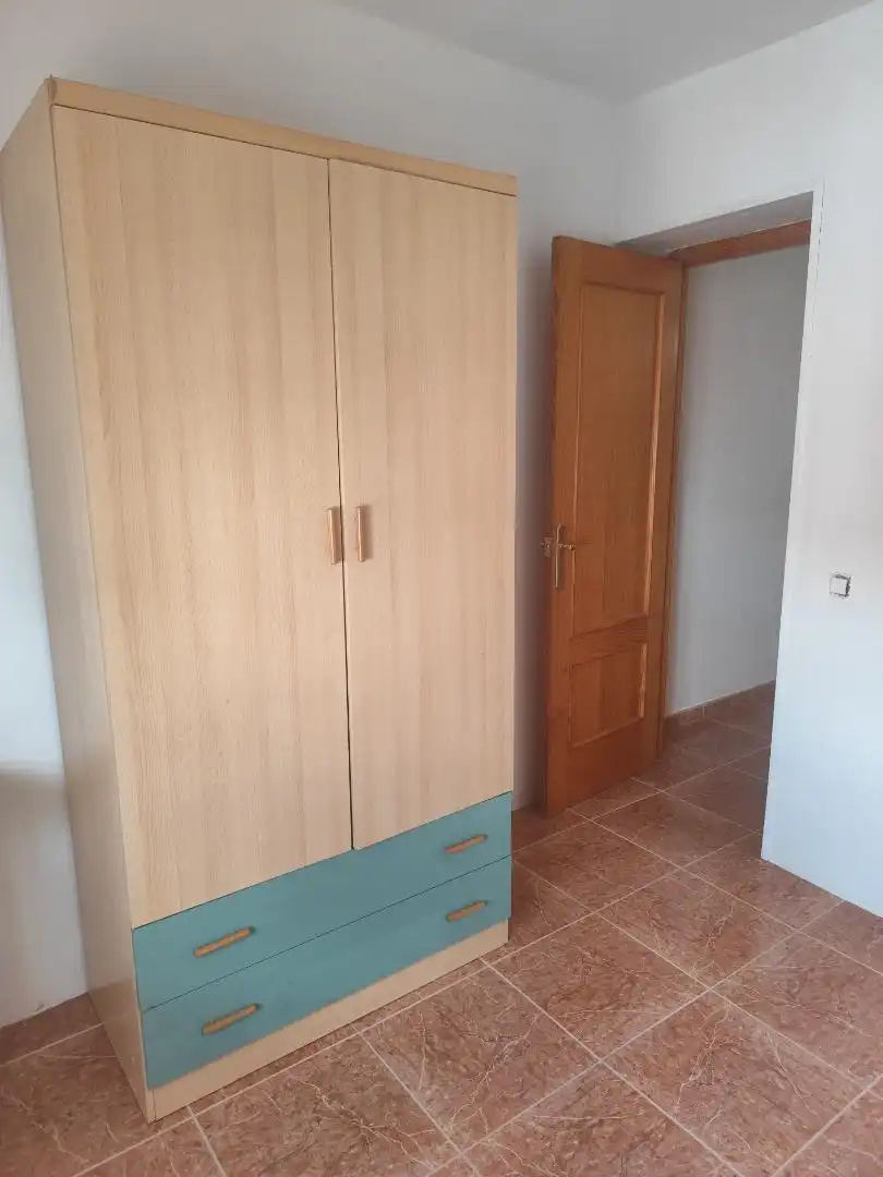 Habitación de Casa adosada en venta en Campillo de Altobuey con Aire acondicionado, Calefacción y Amueblado