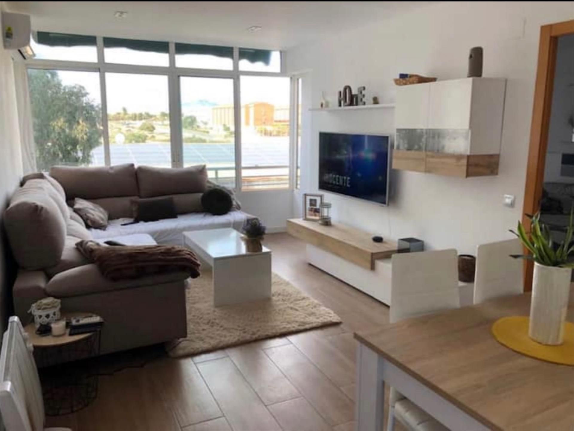 Pis en venda a Carrer de Bigastro, 7, San Gabriel Sala d'estar de Pis en venda en Alicante / Alacant amb Aire condicionat