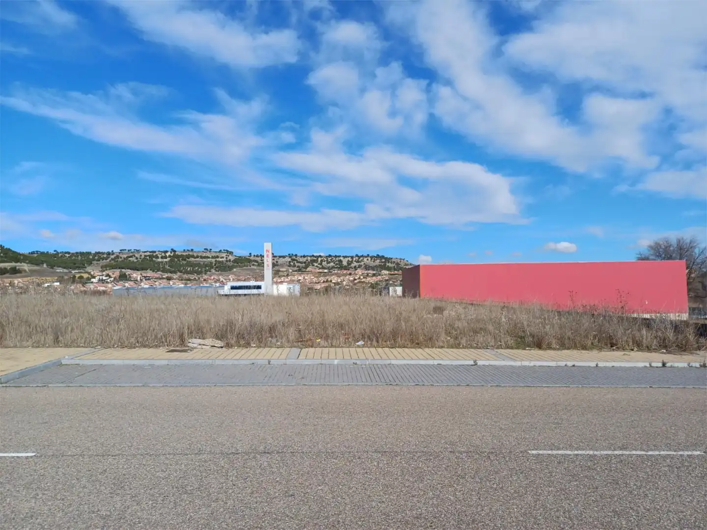 Vista exterior de Terreny industrial en venda en Arroyo de la Encomienda