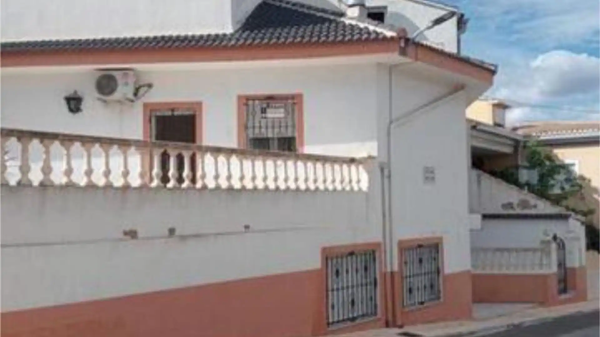 Vista exterior de Casa o chalet en venta en La Font de la Figuera con Terraza