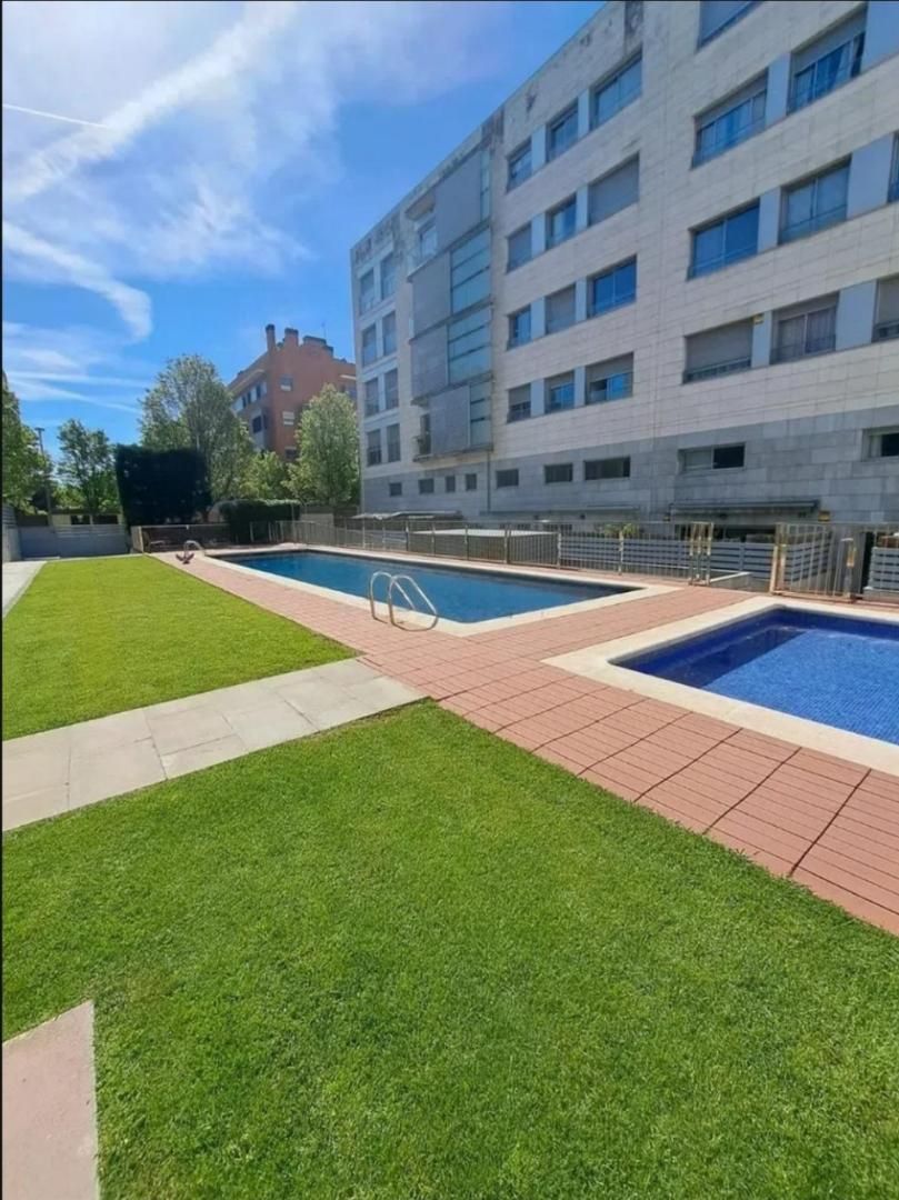 Swimming pool of Flat for sale in Sant Cugat del Vallès  with Heating, Private garden and Terrace