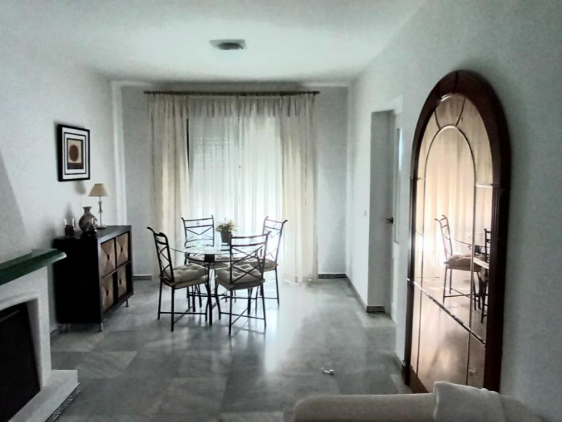 Casa adosada de lloguer a Calle Roma, 10, Jerez de la Frontera Menjador de Casa adosada de lloguer en Jerez de la Frontera