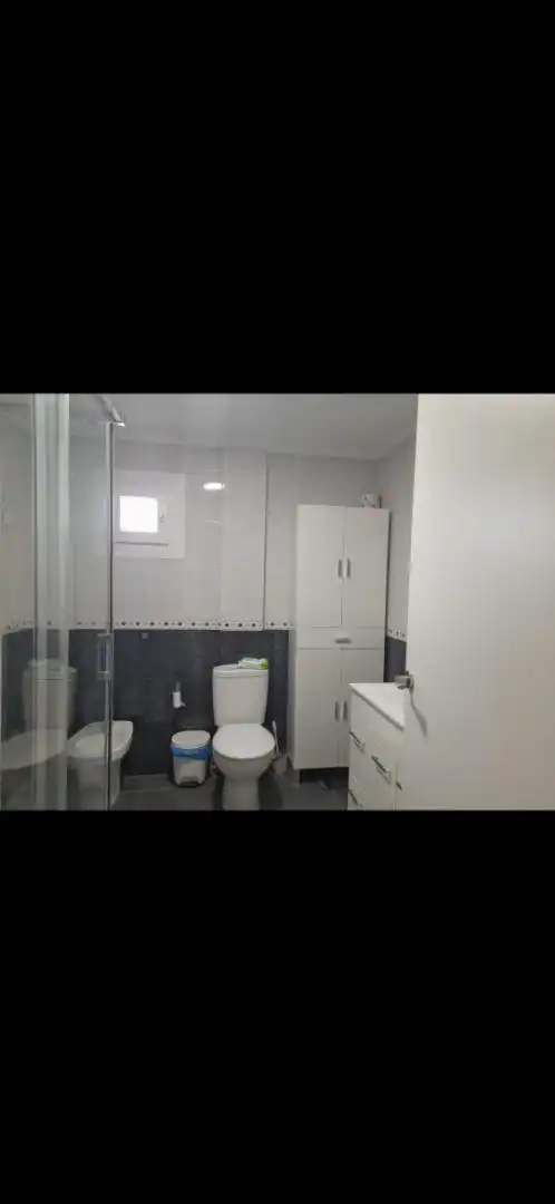 Zimmer in Calle Pamplona, 2, Núcleo urbano Badezimmer von Wohnung zur untervermieten in Chiclana de la Frontera mit Möbliert, Ofen und Waschmaschine