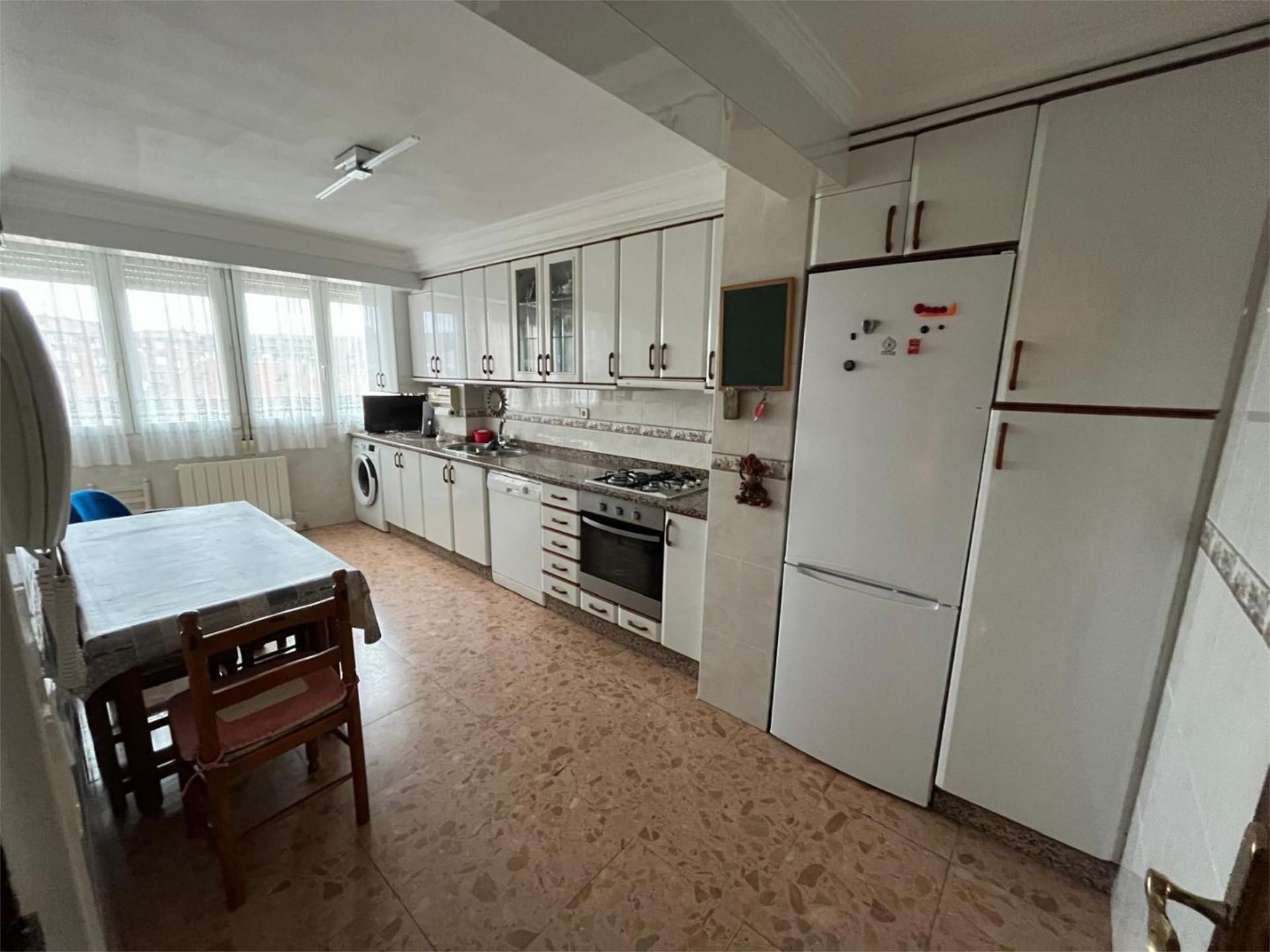 Kitchen of Flat for sale in Calahorra  with Air Conditioner