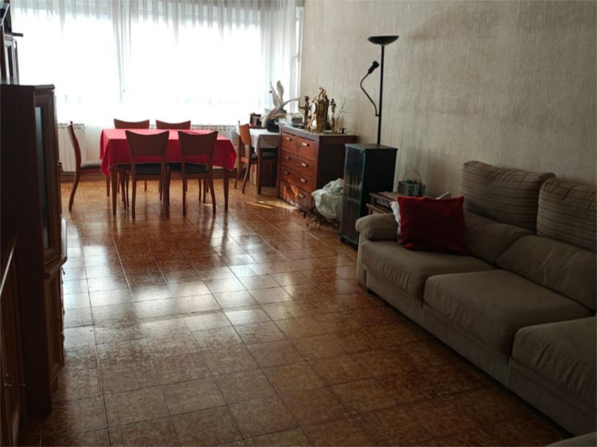 Living room of Flat for sale in Palencia Capital  with Heating, Terrace and Storage room