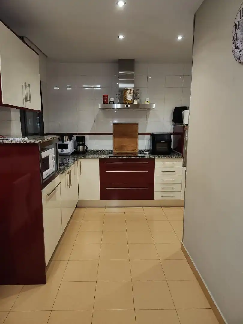 Houses for sale in Calle Bobby Deglané, 15, Centro Kitchen of Houses for sale in Ponferrada with Terrace and Balcony