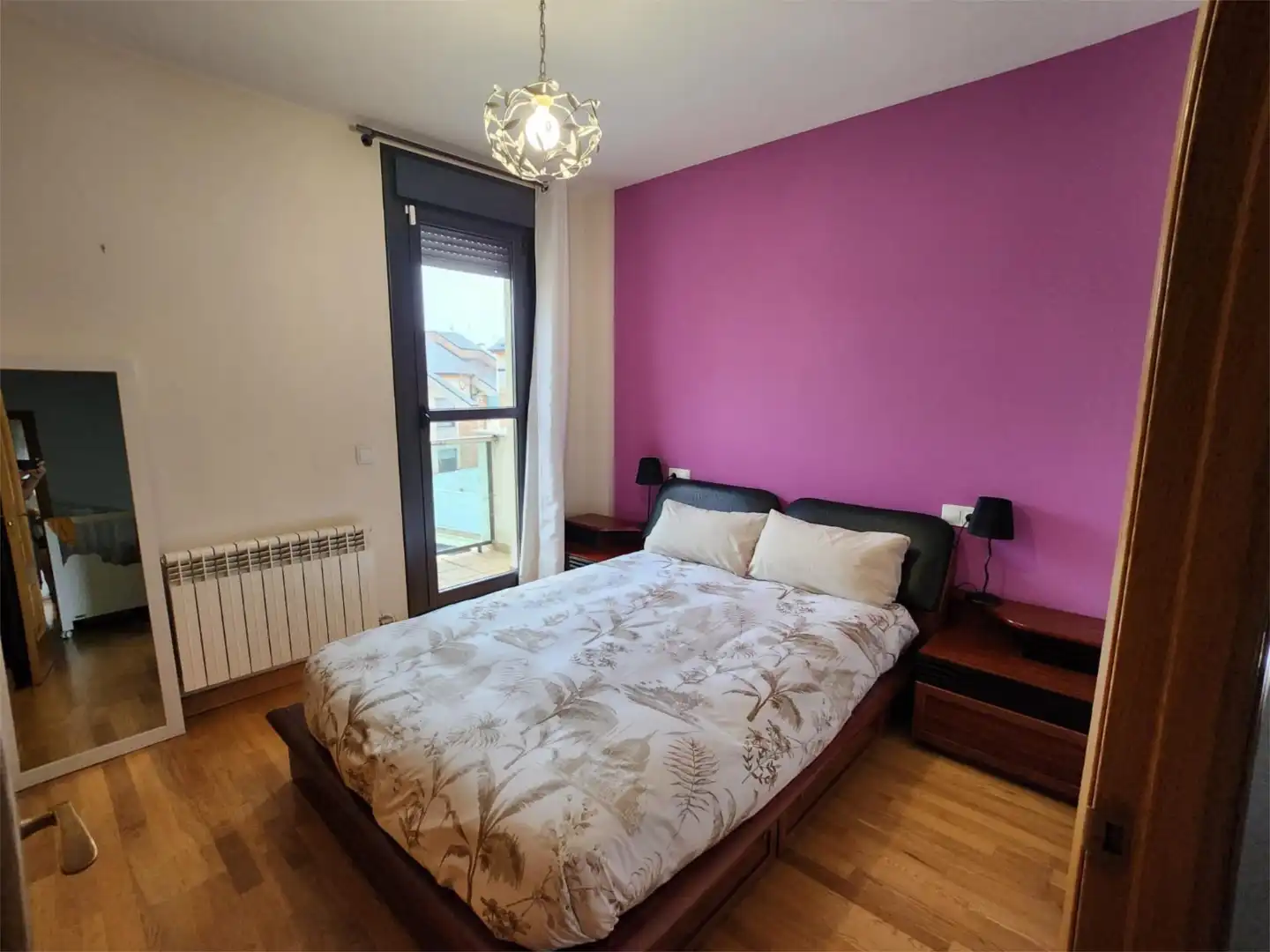 Houses for sale in Calle Bobby Deglané, 15, Centro Bedroom of Houses for sale in Ponferrada with Terrace and Balcony