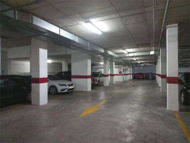 Garaje en Alquiler en Urbadiez - Entrepuentes