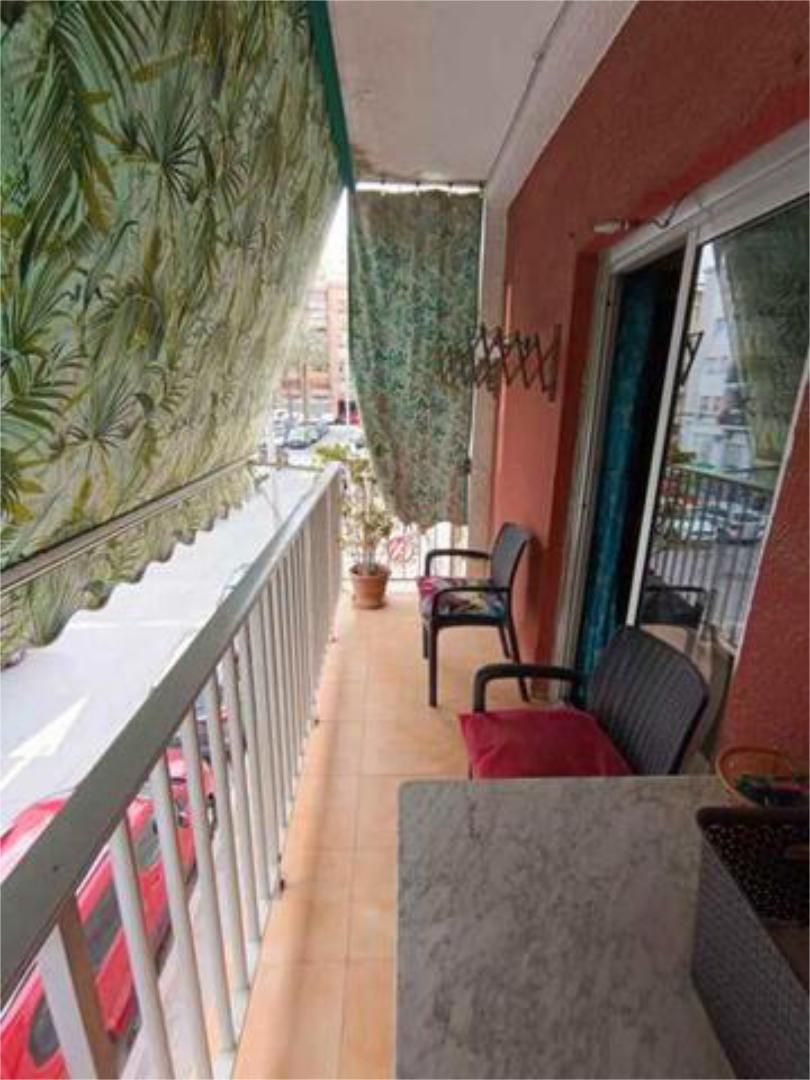 Terraza de Piso en venta en Alicante / Alacant con Terraza y Amueblado