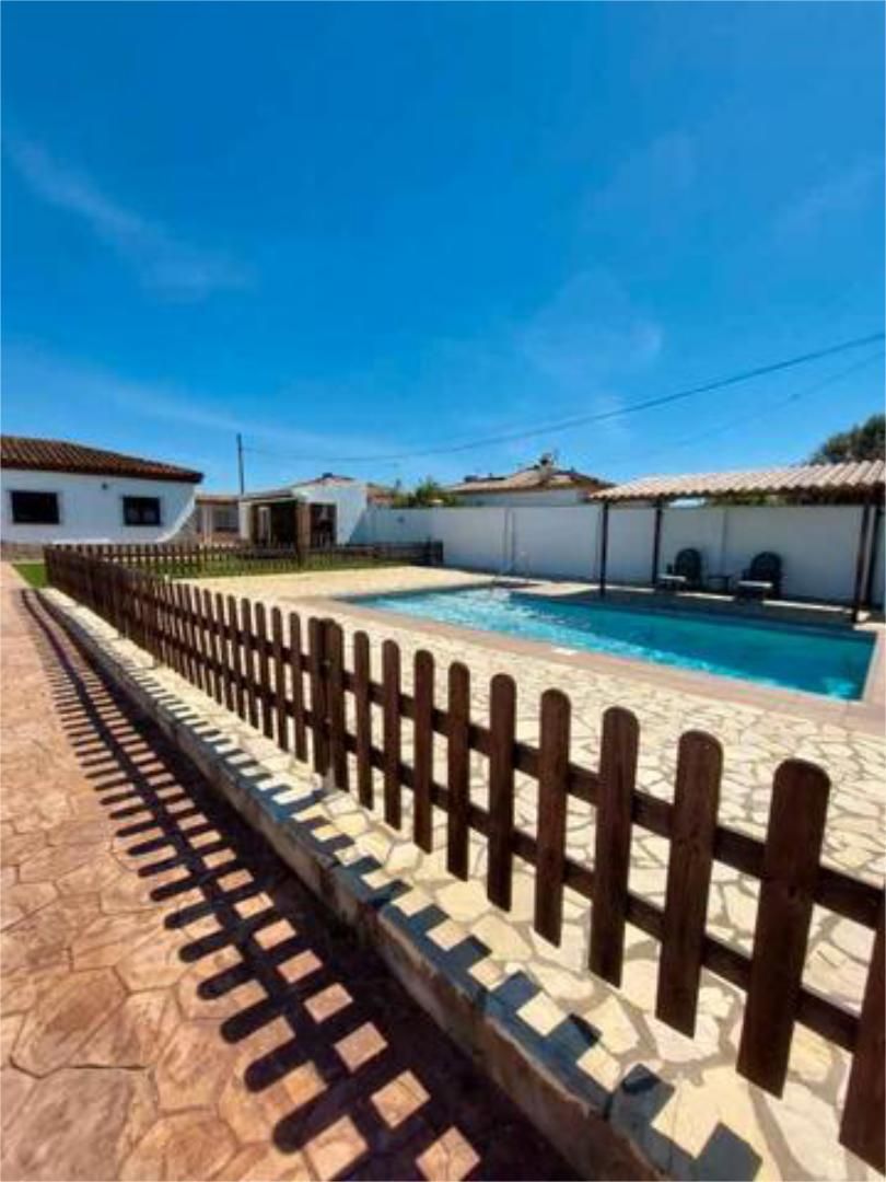 Casa adosada de alquiler en Los Franceses – La Vega