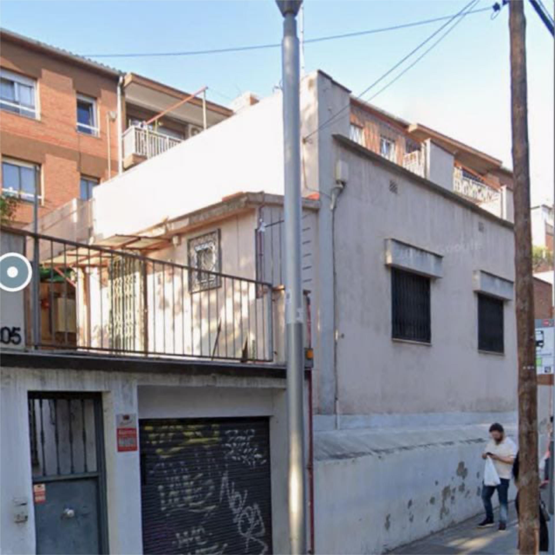 Casa adosada en venda a Avinguda de L'estatut de Catalunya, 203, La Font d'en Fargues Vista exterior de Casa adosada en venda en Barcelona Capital amb Terrassa