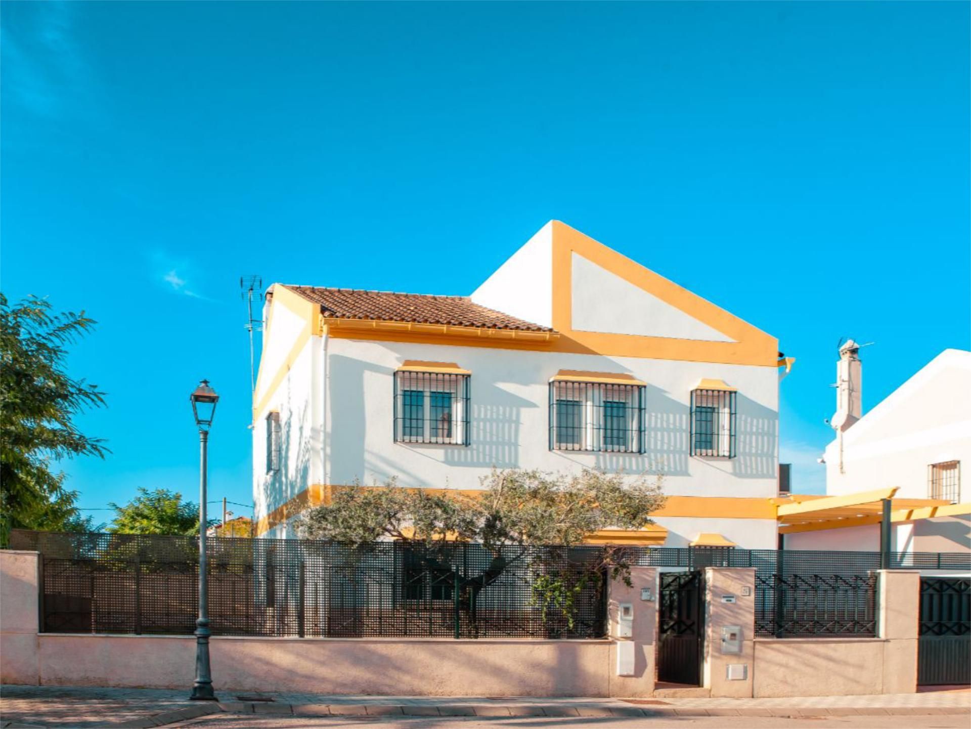 Vista exterior de Casa o xalet en venda en Espartinas amb Aire condicionat