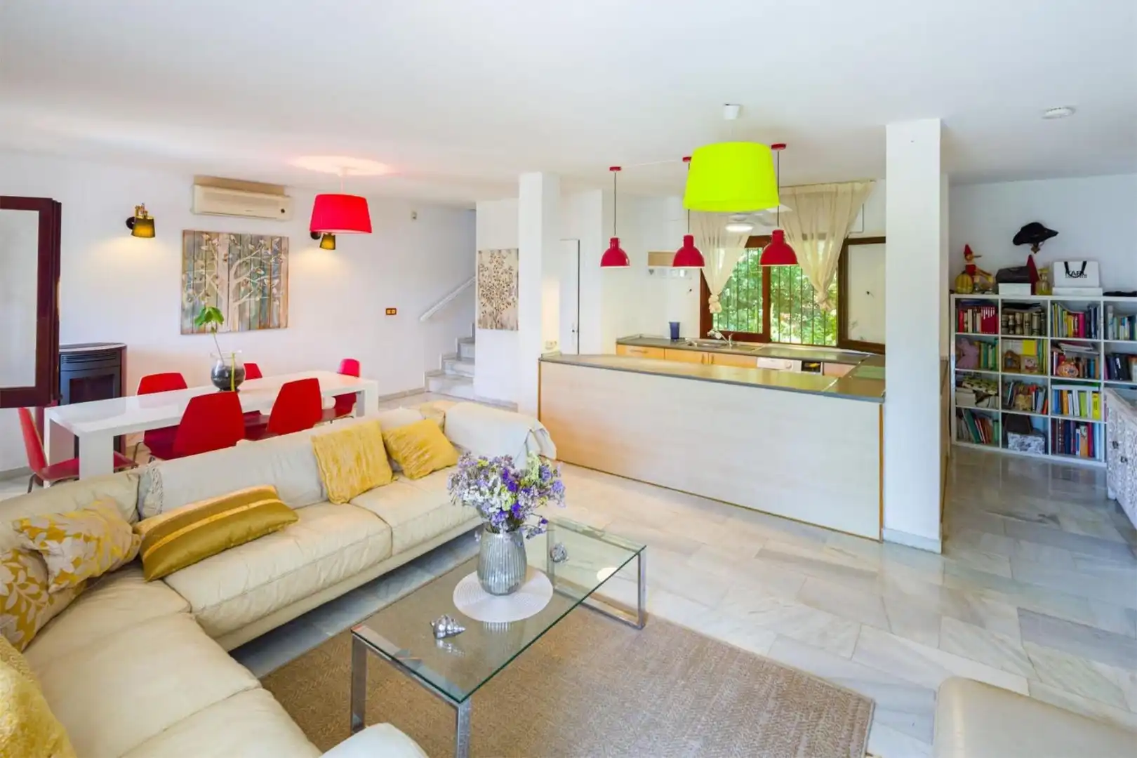 Casa o chalet en venta en Calle las Capuchinas, 206, El Rosario - Ricmar Sala de estar de Casa o chalet en venta en Marbella con Aire acondicionado, Terraza y Piscina
