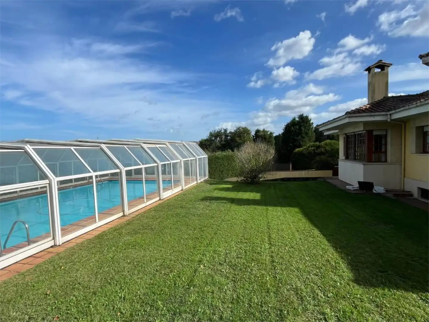 Pis en venda a Camino del Castillo, 124, Bernueces Piscina de Pis en venda en Gijón amb Calefacció, Jardí privat i Terrassa
