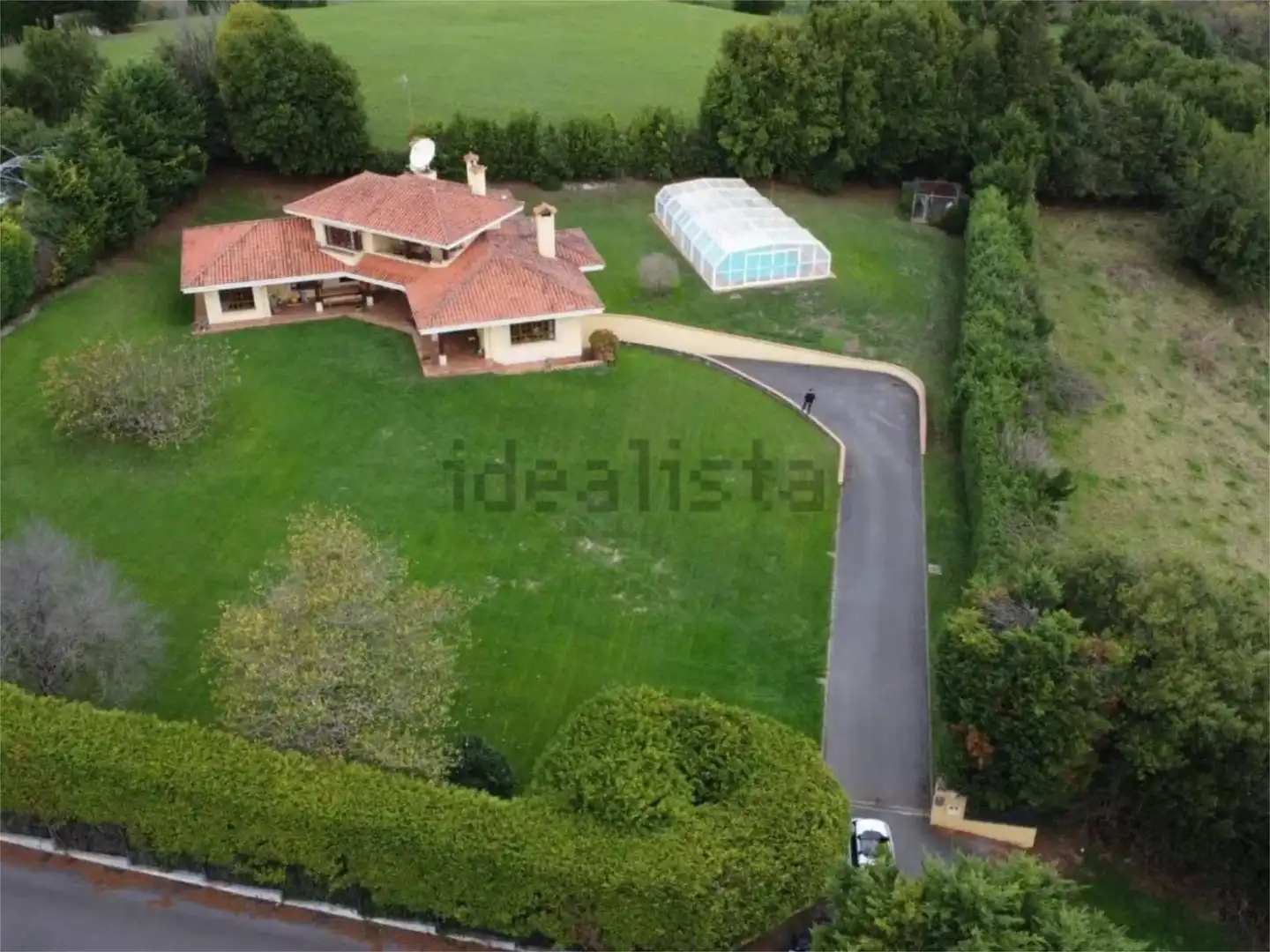 Pis en venda a Camino del Castillo, 124, Bernueces Vista exterior de Pis en venda en Gijón amb Calefacció, Jardí privat i Terrassa